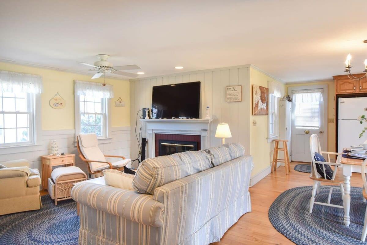 Walk 3 Mins To Private Assoc Beach Yarmouth Exterior photo